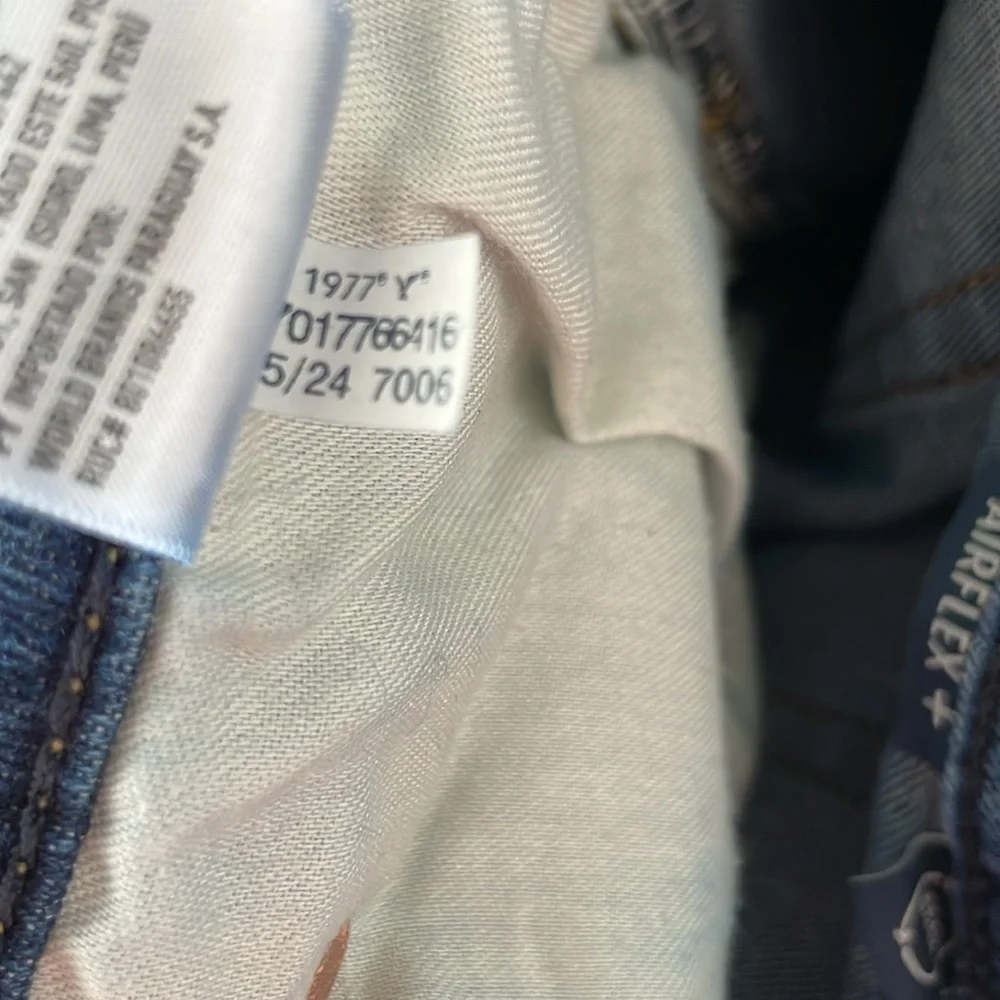 American Eagle Slim Straight Leg Airflex Jeans‎